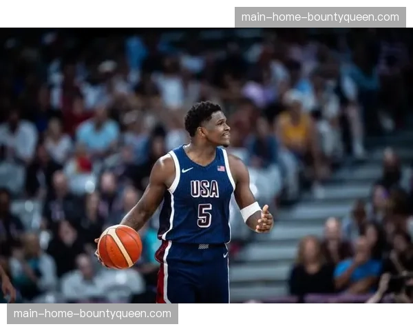 特写：爱德华兹隔扣文班亚马瞬间，引爆社交媒体